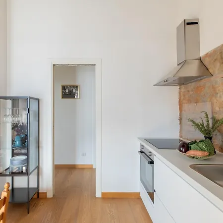 Iflat Minimal Design In The Heart Of Lejlighed Rom